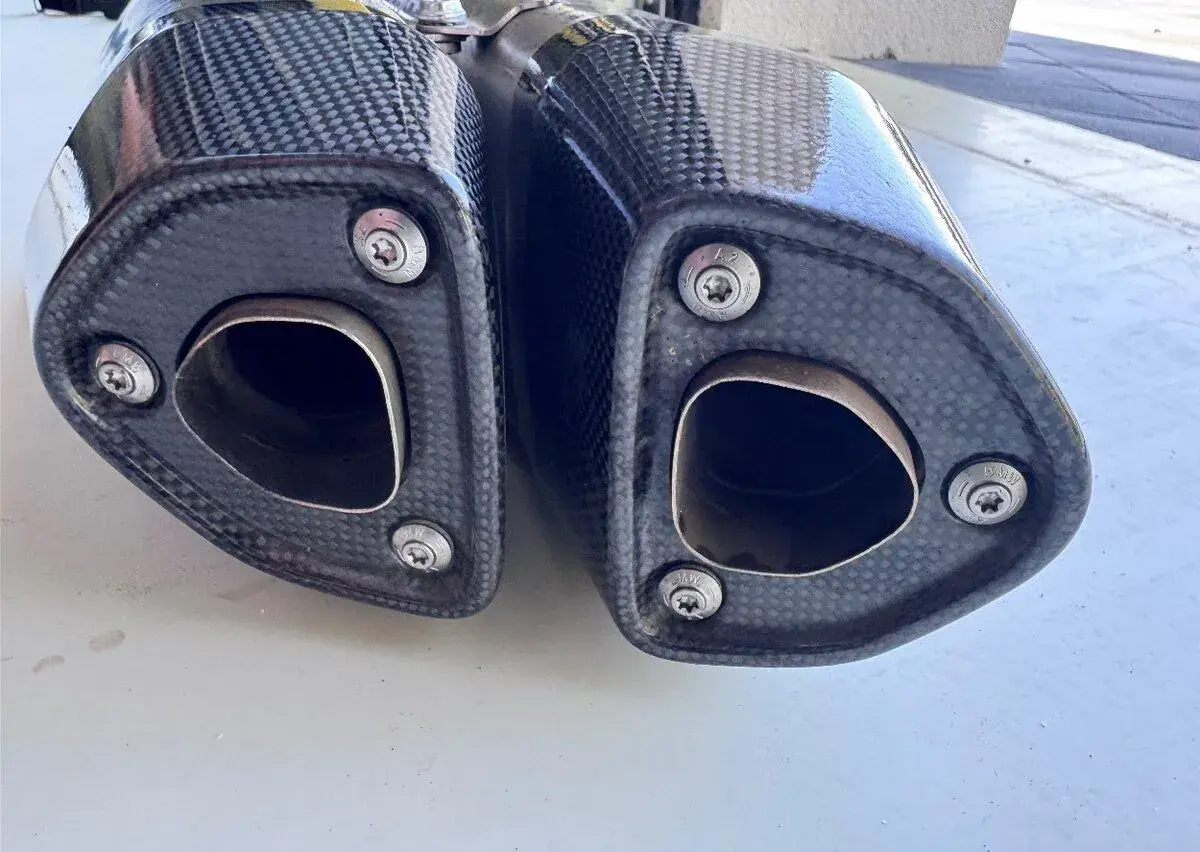 Výfuk Akrapovic 1300 GS
