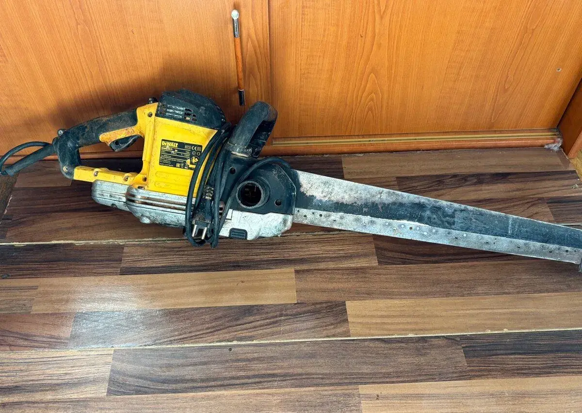Pila Aligator DeWalt DWE397-QS 1700 W