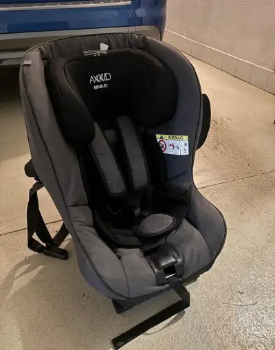 Dětskou autosedačku Axkid Minikid 2 (9–25 kg)