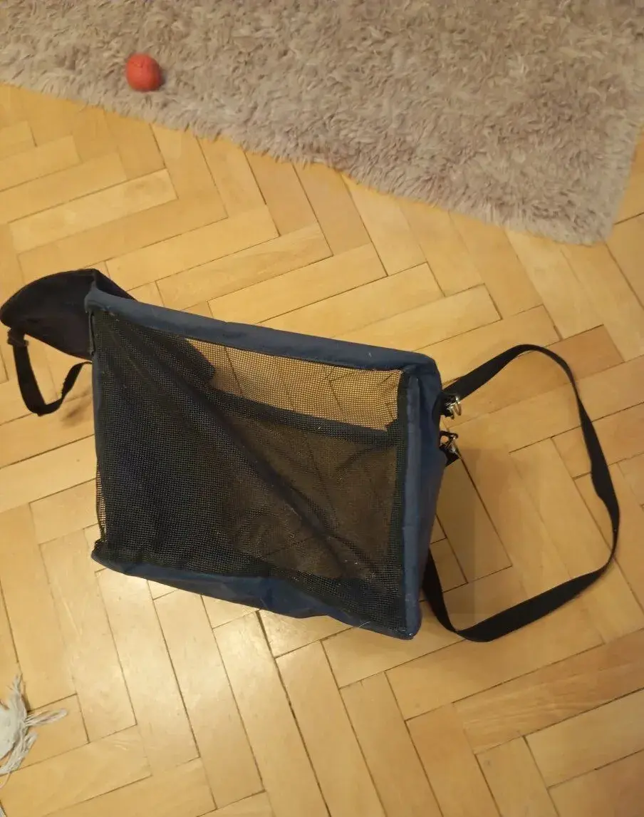 Autosedačka pro menšího pejska