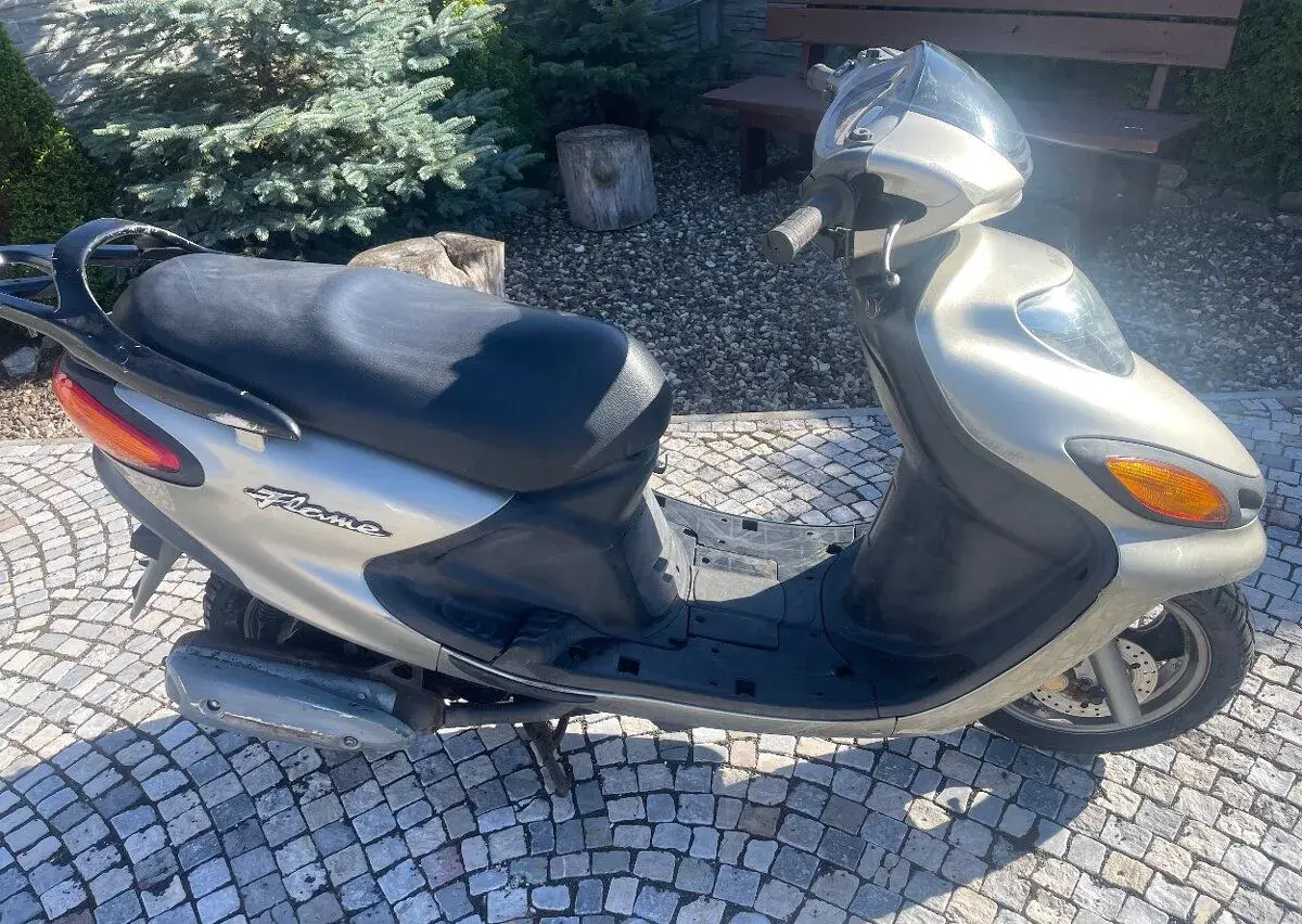 Yamaha MBK 125 Flame - XC125F rok 2001