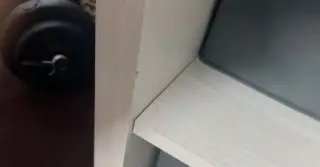 Pracovní stoly s úložným prostorem