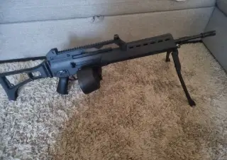LMG MG36 s tracerem.