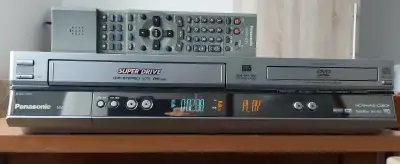 COMBO PANASONIC NV-VP30 EP-S/DVD/VHS