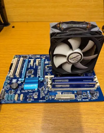 Základní deska LGA 1155, CPU i3, 8GB DDR3, tichý ventilátor