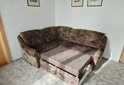 Rozkládací rohová sedací souprava