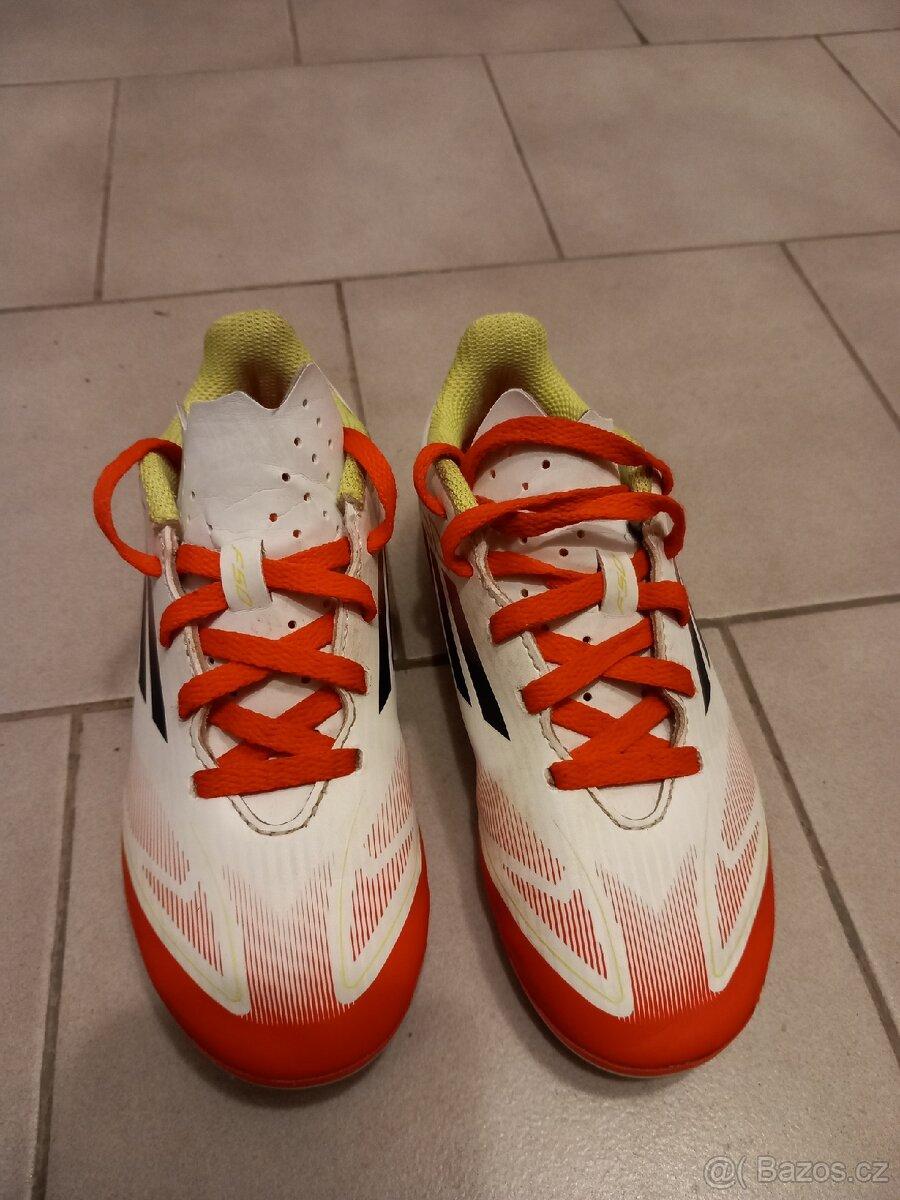 Juniorské kopačky Adidas vel. 30