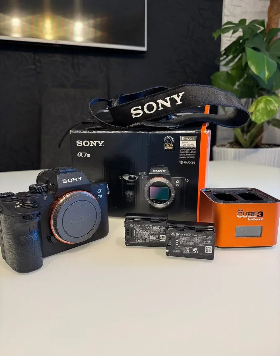 Sony a7 III + příslušenství