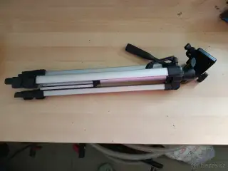 Fotostativ – lehký hliníkový tripod
