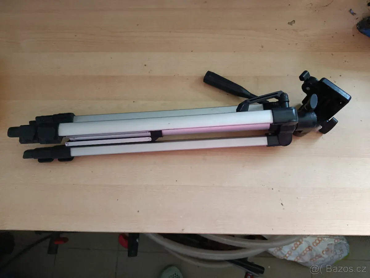Fotostativ – lehký hliníkový tripod