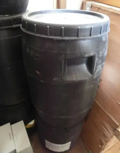 Sud plastový se šroubovacím víkem 50 litrů za 250 kč