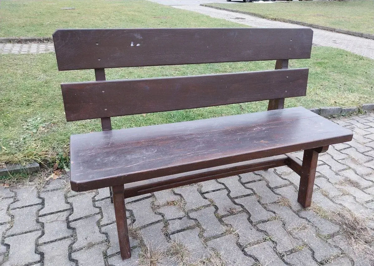 Dřevěná zahradní lavice