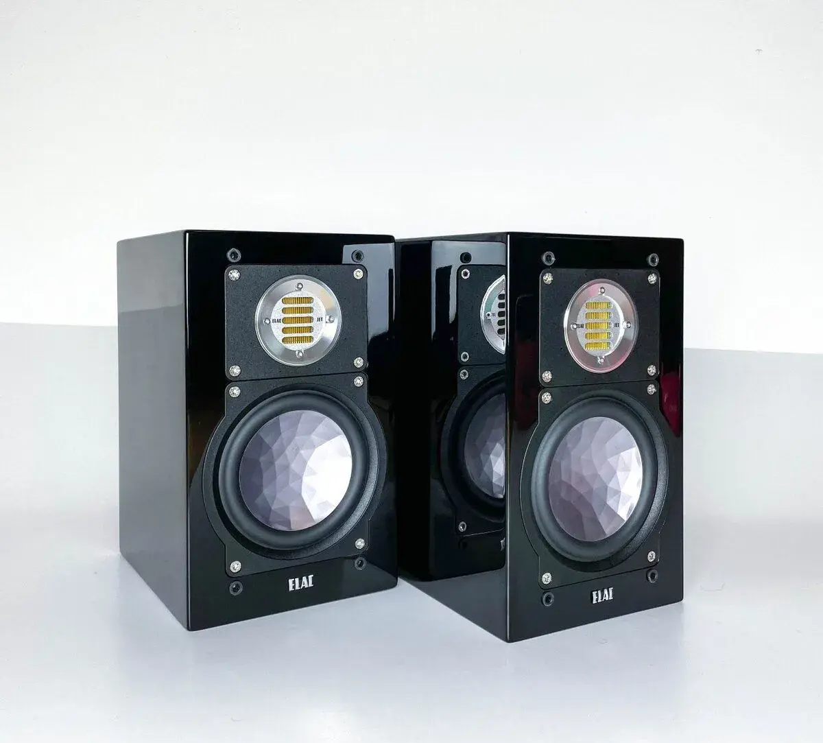 Elac BS 243 Black High Gloss