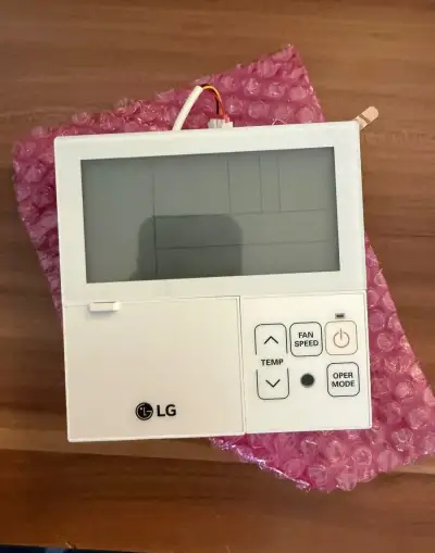LG PREMTB001 drátový ovladač klimatizace bílý