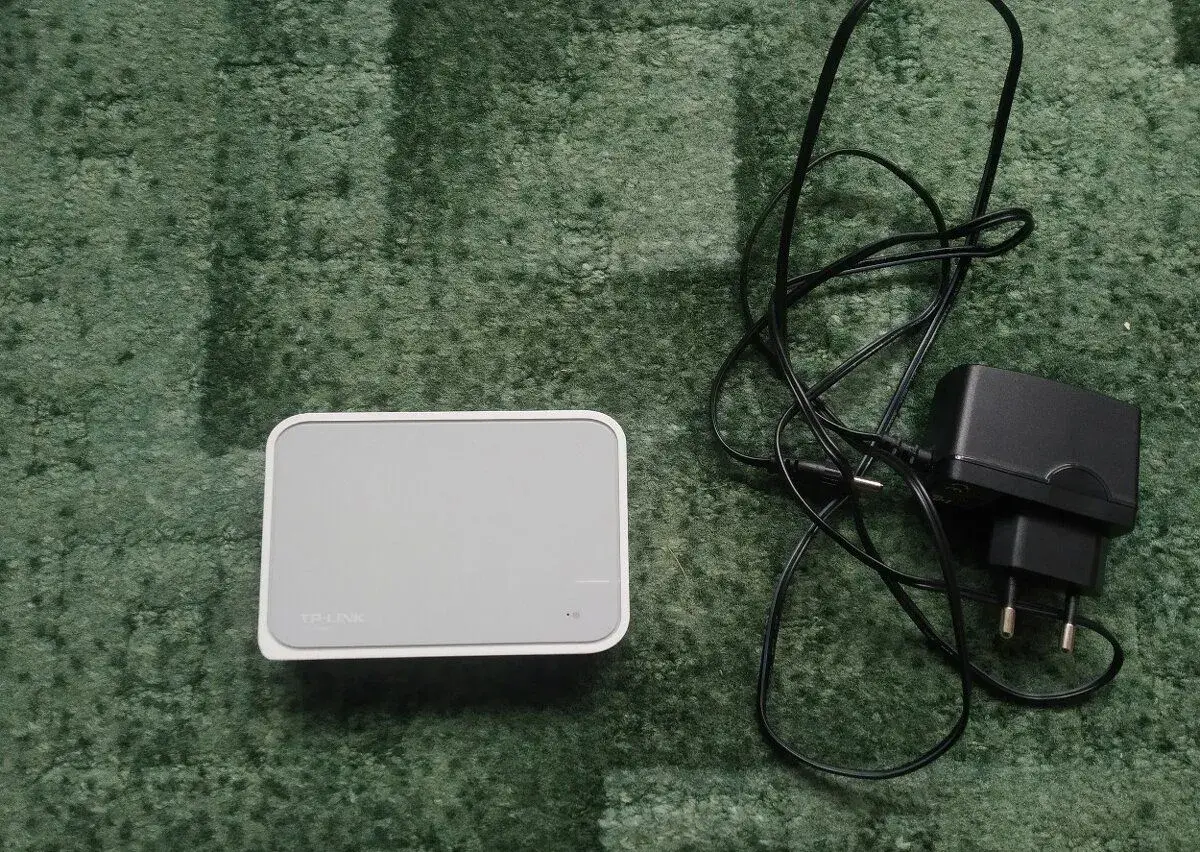 Switch TP-Link TL-SF1005D