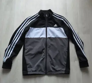 Mikina Adidas.