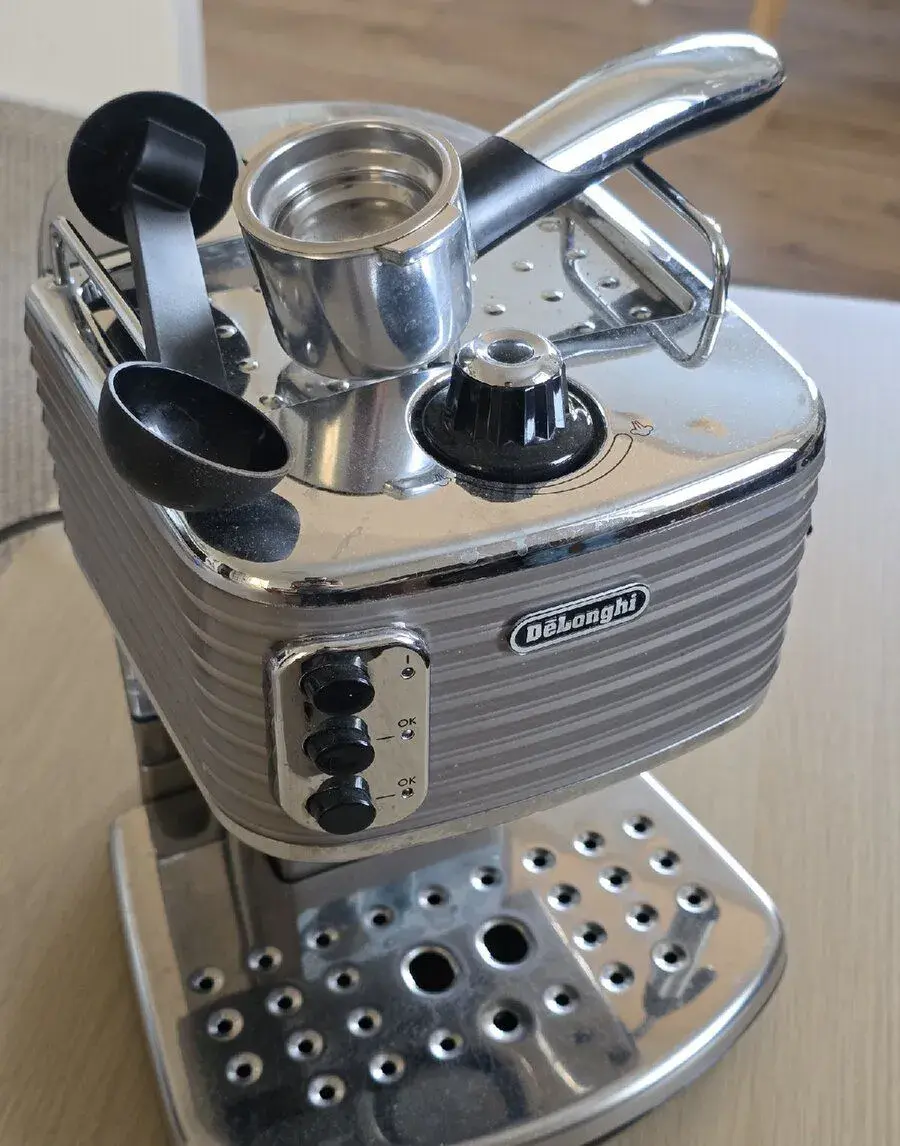 Pákový kávovar De'Longhi Scultura ECZ 351.BG