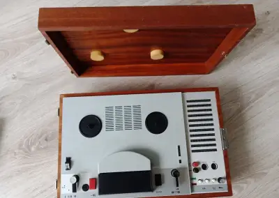 Kotoučový magnetofon Tesla B57