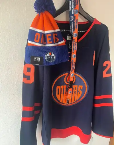Nový dres DRAISAITL (L) čepice,klíčenka.