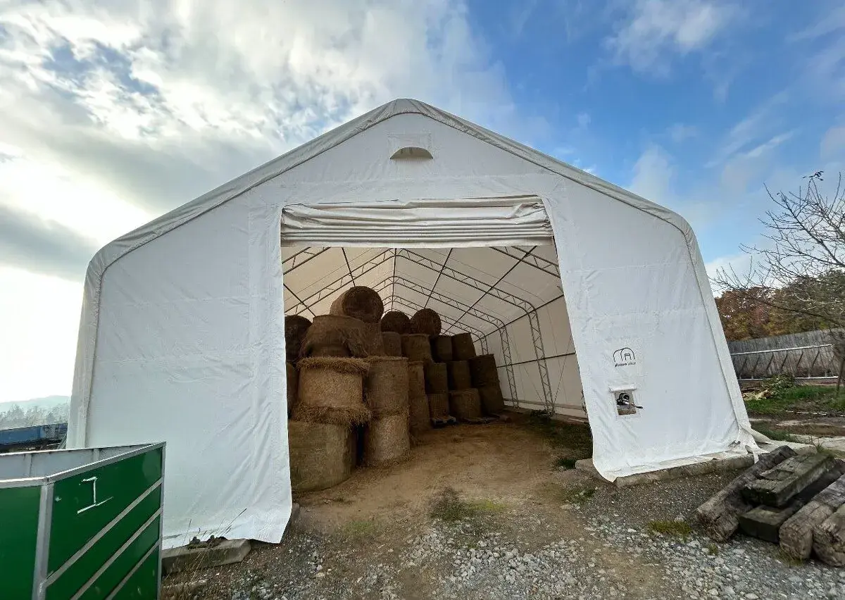 Plachtová Hala 10×15,25×5,2m, PVC 610g/m2, bílá