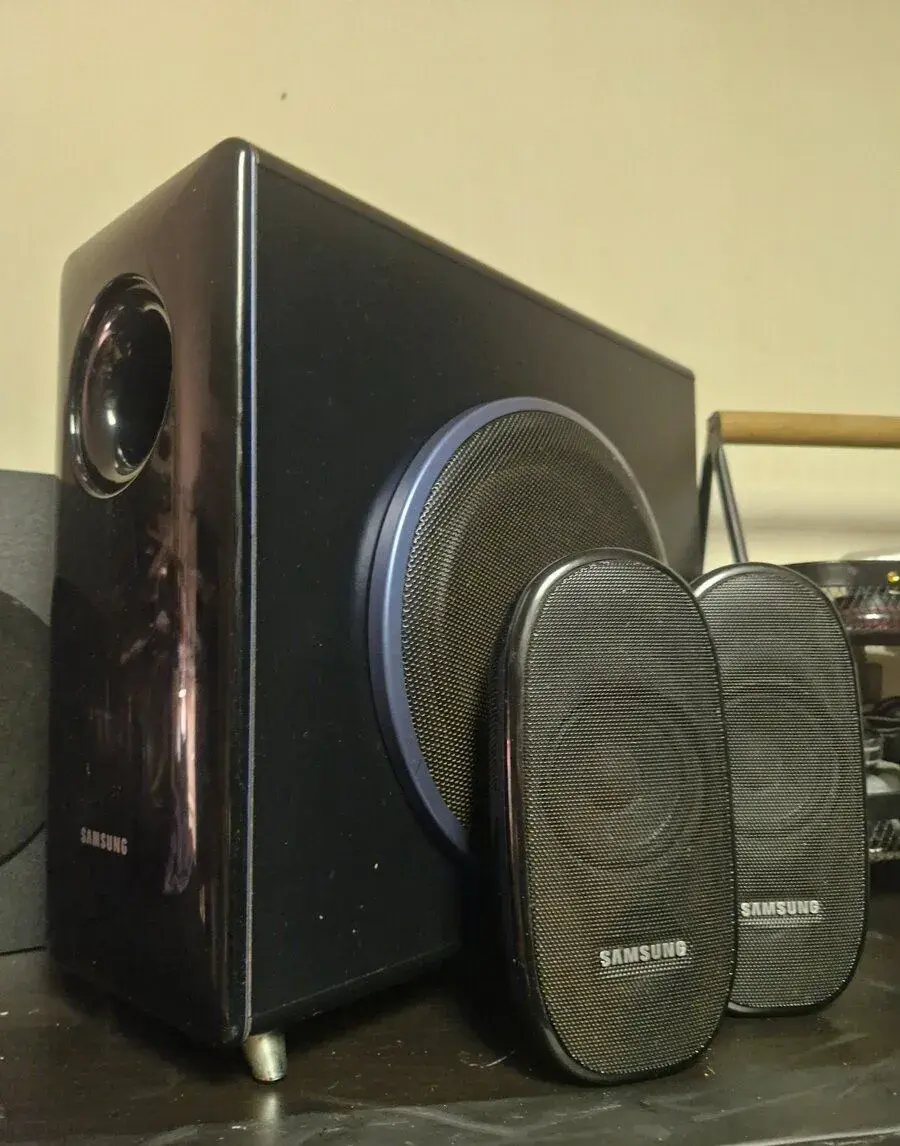 Reproduktory a pasivní subwoofer Samsung