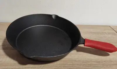 Výprodej profi litinové pánve nové gril, ohniště trouba