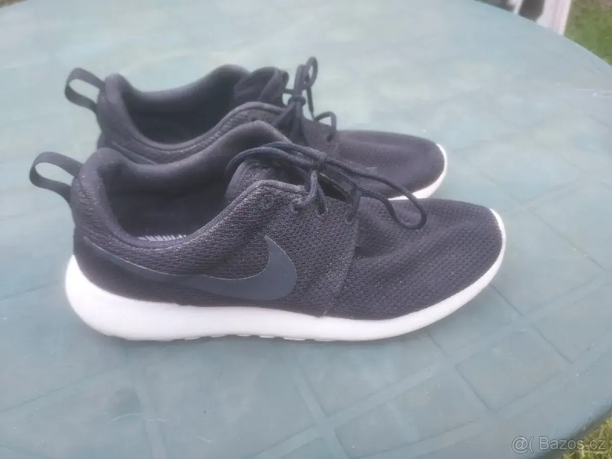 PÁNSKÉ TENISKY NIKE. V. 42