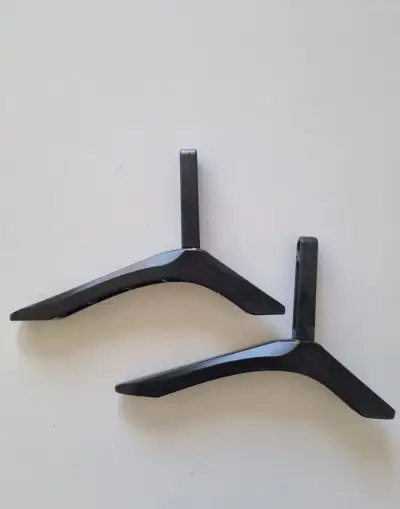Univerzální podstavec pro TV