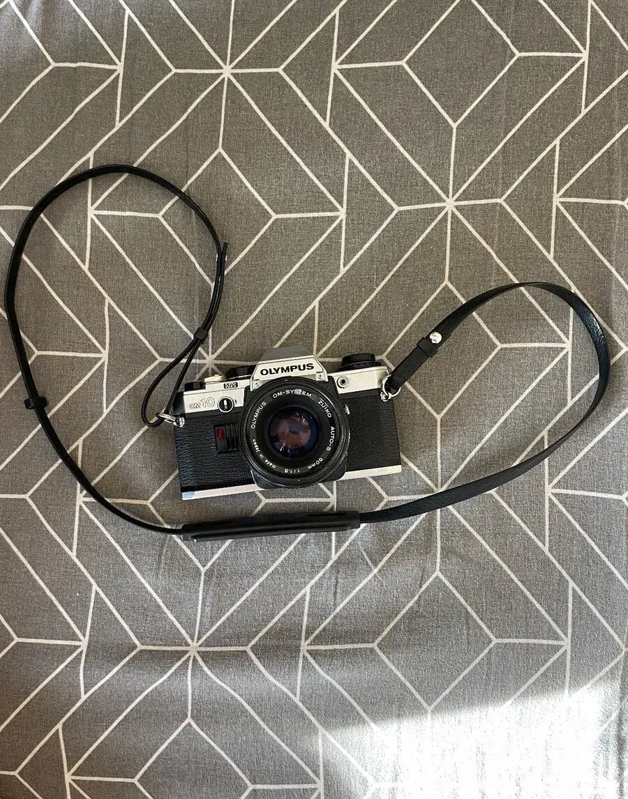 Olympus OM10