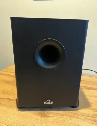 MAGNAT 145706 – aktivní subwoofer, bassreflex, plně funkční