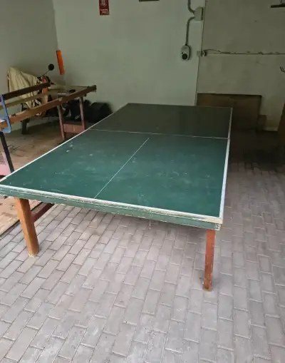 Pingpongový stůl