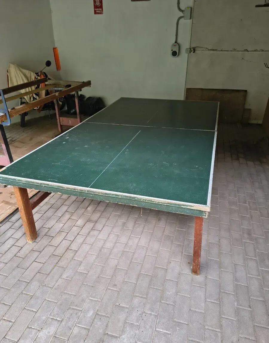 Pingpongový stůl