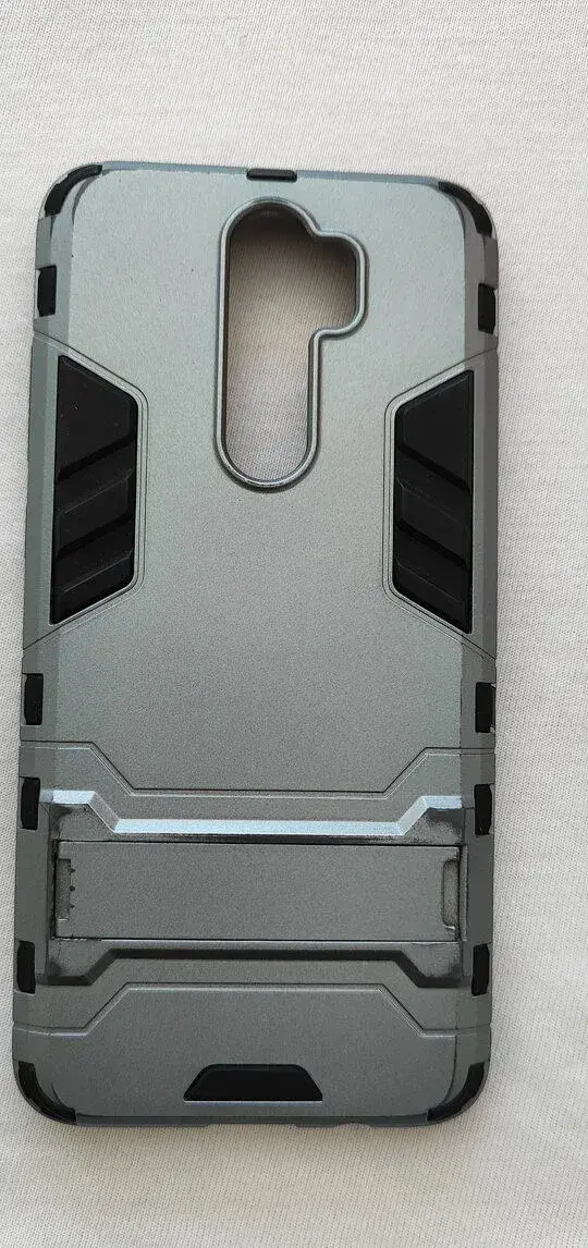 Použitý kryt na mobil Xiaomi Redmi 8Pro.