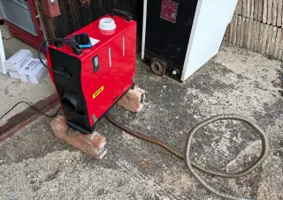 Naftové topidlo Vevor 8 kW, DC napájení 12V + příslušenství