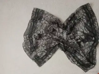 Nový šátek Lelosi