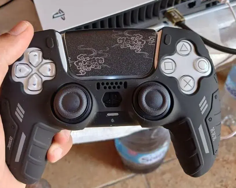 Silikonový kryt na PS5 ovladač + samolepky na touchpad