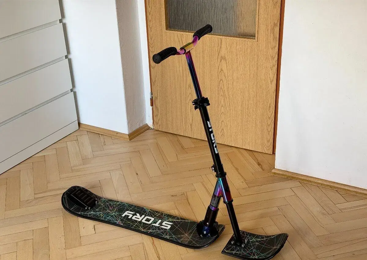 Story Deluxe Sněžný skútr