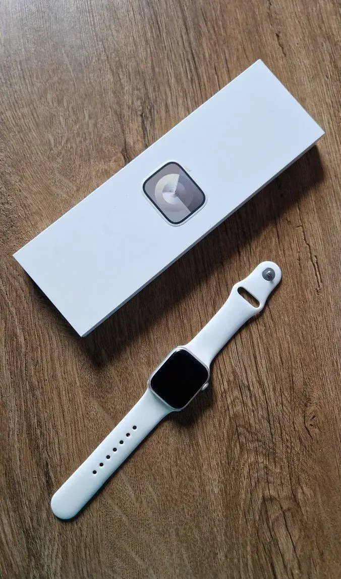 Apple Watch Series 9 41 mm eSIM – Starlight