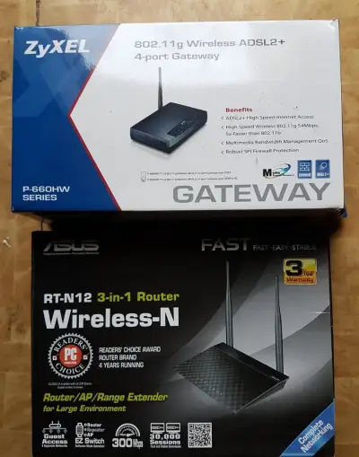 2 ks Wi-Fi router Asus RT-N12 a Zyxel P-660 HW