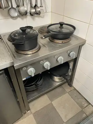 Gastro sporák, široké plotýnky