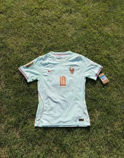 Kylian Mbappé - Francie, venkovní dres