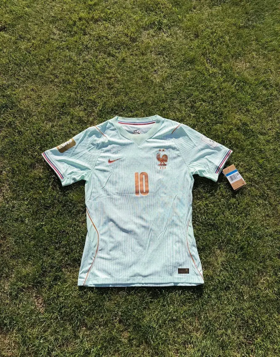 Kylian Mbappé - Francie, venkovní dres