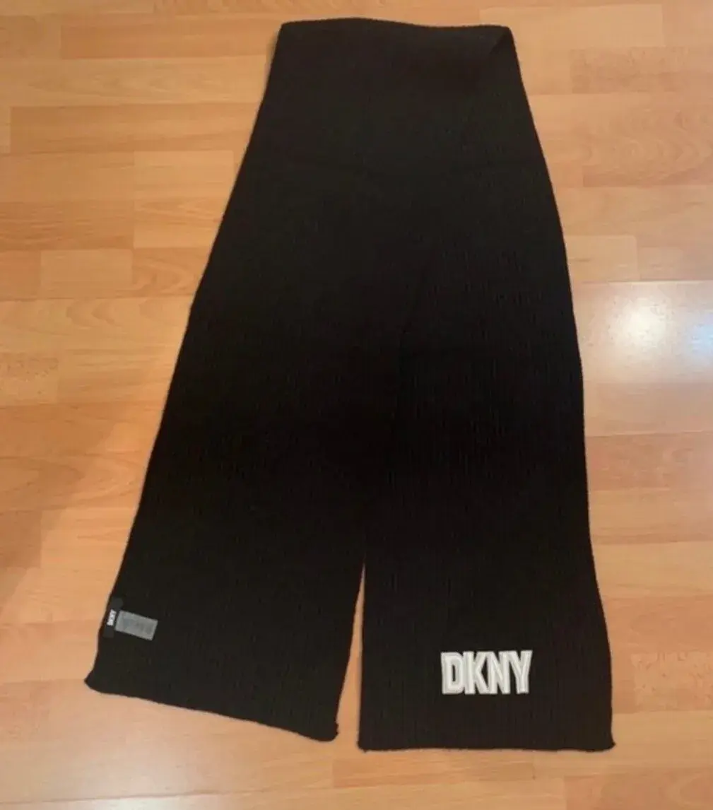 Šála DKNY