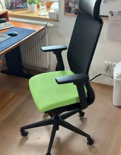 ERGONOMICKOU ZDRAVOTNÍ ŽIDLI ADAPTIC EVORA PLUS