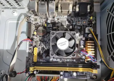 Zakladni deska asus am1I-a + cpu sempron 3850