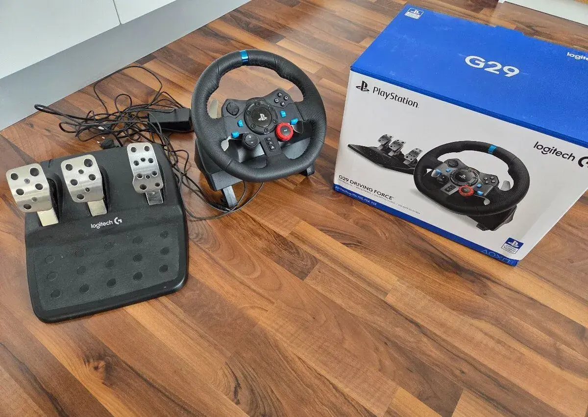 Herní volant s pedály - Logitech G29