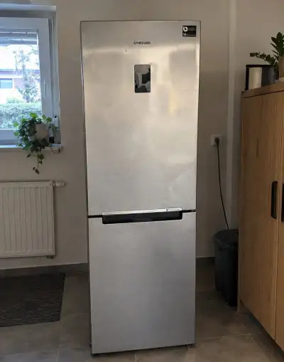 Lednice s mrazákem Samsung – nerezová