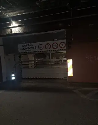 Pronájem garáže Praha 10 cena 2000kč