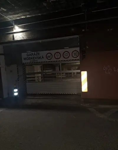 Pronájem garáže Praha 10 cena 2000kč