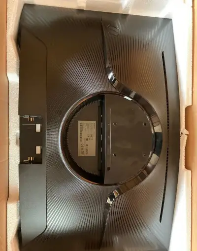 32" monitor
